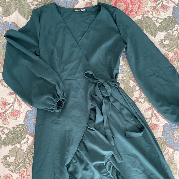 (3 for $24❣️) Ruffle Hem Self Tie Wrap Dress - Picture 1 of 13